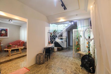 Sala 2 de casa para alugar com 4 quartos, 300m² em Água Rasa, São Paulo