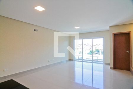Sala de casa à venda com 3 quartos, 200m² em Parque Maria Domitila, São Paulo