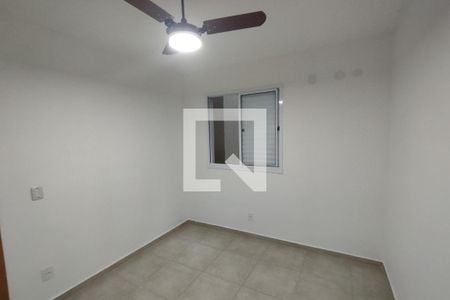 Dormitório 01 de apartamento para alugar com 2 quartos, 43m² em Loteamento Santa Marta, Ribeirão Preto