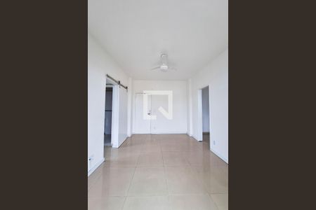 Sala de apartamento para alugar com 1 quarto, 55m² em Centro, Niterói