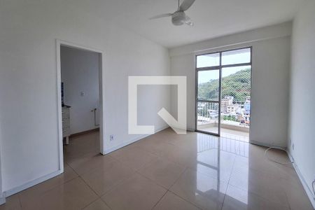 Sala de apartamento para alugar com 1 quarto, 55m² em Centro, Niterói