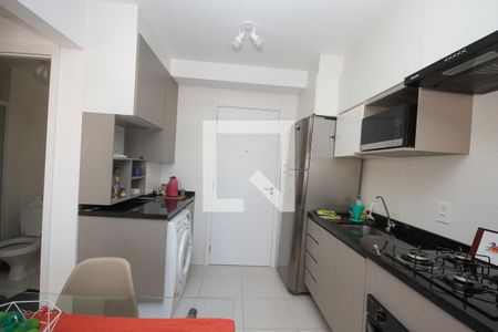 Cozinha de apartamento para alugar com 2 quartos, 33m² em Vila Ema, São Paulo