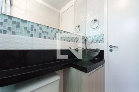 Banheiro de apartamento para alugar com 2 quartos, 45m² em Vila Carminha, Campinas