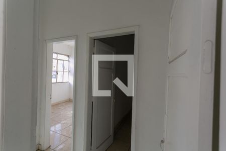 Corredor de apartamento para alugar com 2 quartos, 45m² em Lagoinha, Belo Horizonte