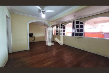 Sala de casa à venda com 3 quartos, 360m² em Riacho das Pedras, Contagem