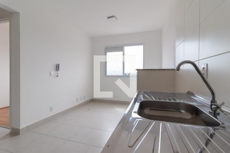 Sala / Cozinha de apartamento para alugar com 2 quartos, 33m² em Itaquera, São Paulo