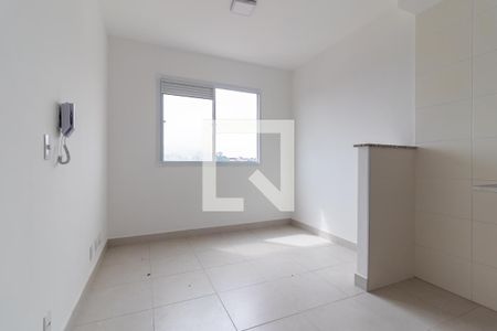 Sala / Cozinha de apartamento para alugar com 2 quartos, 33m² em Itaquera, São Paulo