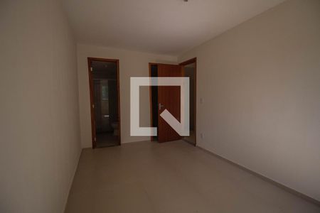 Quarto Suíte 1 de casa de condomínio para alugar com 3 quartos, 100m² em Pechincha, Rio de Janeiro