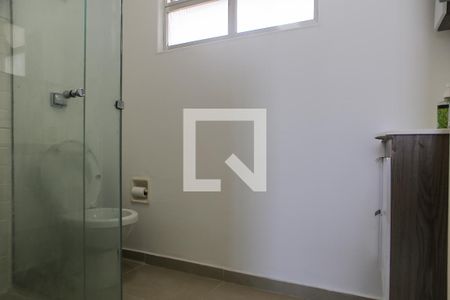 Banheiro de kitnet/studio para alugar com 1 quarto, 36m² em José Menino, Santos