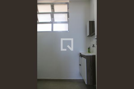 Banheiro de kitnet/studio para alugar com 1 quarto, 36m² em José Menino, Santos