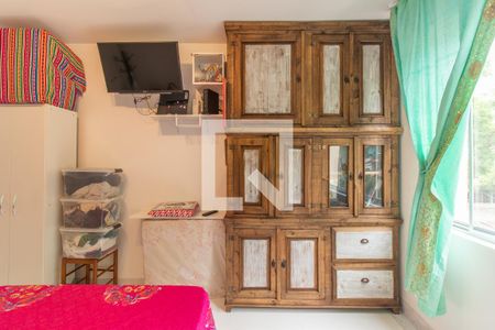 Quarto de kitnet/studio à venda com 1 quarto, 30m² em Centro Histórico, Porto Alegre