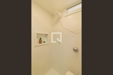 Banheiro de kitnet/studio à venda com 1 quarto, 30m² em Centro Histórico, Porto Alegre