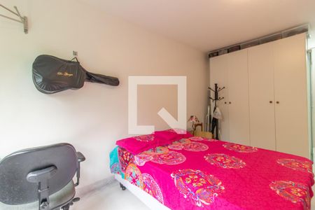 Quarto de kitnet/studio à venda com 1 quarto, 30m² em Centro Histórico, Porto Alegre