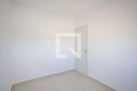 Quarto 1 de apartamento para alugar com 2 quartos, 46m² em Jardim Santo Estêvão, Carapicuíba