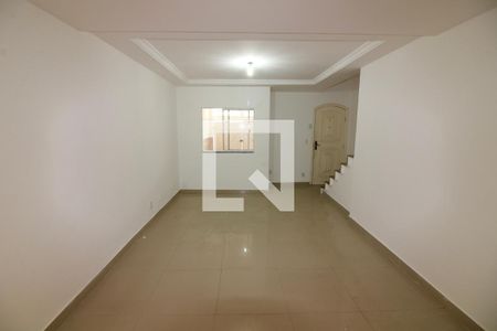 Sala de casa de condomínio para alugar com 3 quartos, 200m² em Recreio dos Bandeirantes, Rio de Janeiro