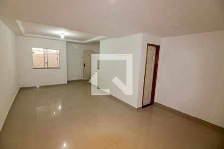 Sala de casa de condomínio para alugar com 3 quartos, 200m² em Recreio dos Bandeirantes, Rio de Janeiro