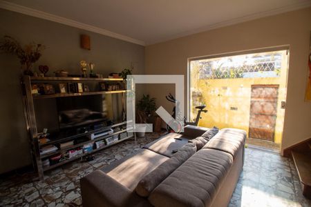 Sala de casa à venda com 4 quartos, 220m² em Vila Cordeiro, São Paulo