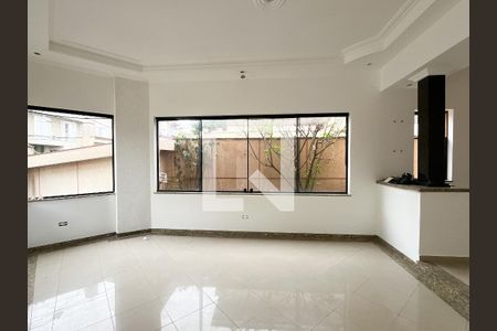 Sala de casa à venda com 5 quartos, 180m² em Vila Comercial, São Paulo