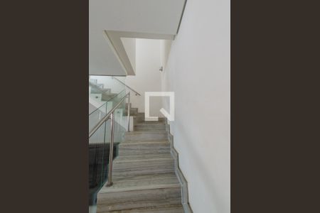 Escada de apartamento à venda com 3 quartos, 200m² em Buritis, Belo Horizonte