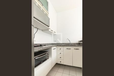 Cozinha de apartamento para alugar com 1 quarto, 50m² em Indianópolis, São Paulo