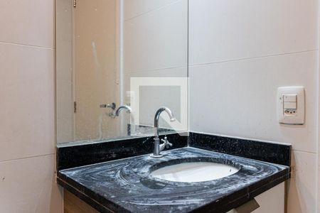 Banheiro de apartamento para alugar com 1 quarto, 30m² em Vila Zilda, São Paulo