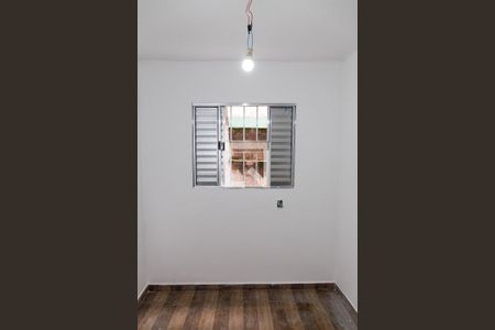 Quarto de casa para alugar com 1 quarto, 50m² em Taboão, Diadema