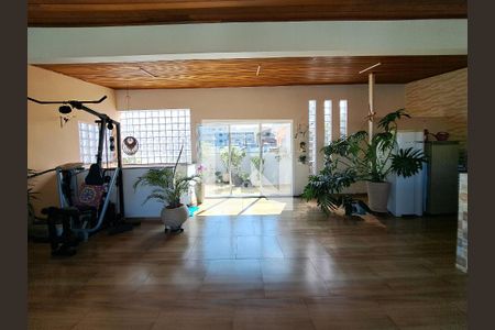 Casa à venda com 270m², 3 quartos e 2 vagas Casa à venda com 270m², 3 quartos e 2 vagasChurrasqueira - 3 andar