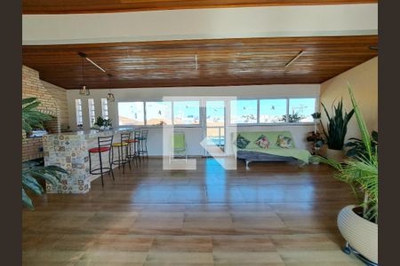 Casa à venda com 270m², 3 quartos e 2 vagas Casa à venda com 270m², 3 quartos e 2 vagasChurrasqueira - 3 andar