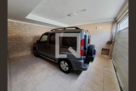 Casa à venda com 270m², 3 quartos e 2 vagas Casa à venda com 270m², 3 quartos e 2 vagasGaragem