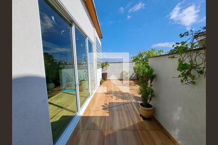 Casa à venda com 270m², 3 quartos e 2 vagas Casa à venda com 270m², 3 quartos e 2 vagasQuintal