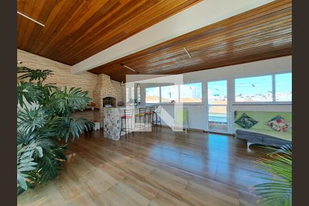 Casa à venda com 270m², 3 quartos e 2 vagas Casa à venda com 270m², 3 quartos e 2 vagasChurrasqueira - 3 andar