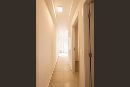 Corredor de apartamento à venda com 2 quartos, 34m² em Vila Carrao, São Paulo