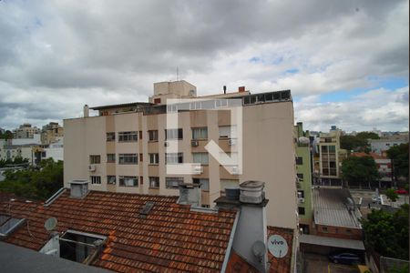 Quarto 1 - Vista de apartamento à venda com 2 quartos, 80m² em Santa Cecília, Porto Alegre