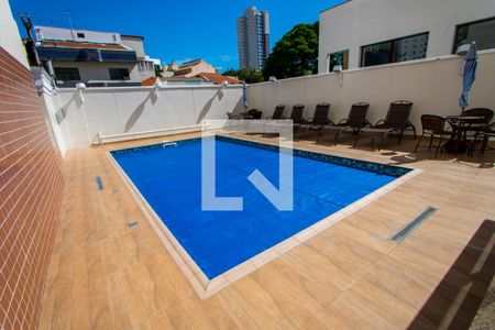 Apartamento à venda com 120m², 3 quartos e 3 vagas Apartamento à venda com 120m², 3 quartos e 3 vagasÁrea comum - Piscina