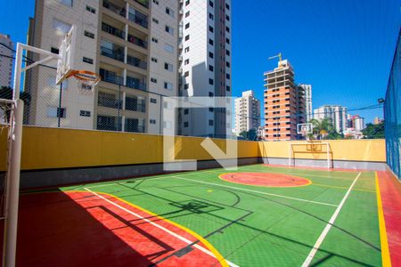 Apartamento à venda com 120m², 3 quartos e 3 vagas Apartamento à venda com 120m², 3 quartos e 3 vagasÁrea comum - Quadra esportiva