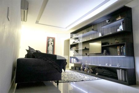 Casa à venda com 4 quartos, 800m² em Cidade Mãe do Céu, São Paulo