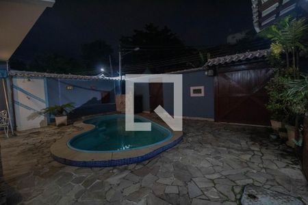 Piscina de casa à venda com 4 quartos, 250m² em Taquara, Rio de Janeiro