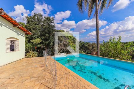 Casa à venda com 180m², 2 quartos e 1 vaga Casa à venda com 180m², 2 quartos e 1 vagaQuintal