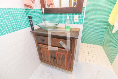 Casa à venda com 180m², 2 quartos e 1 vaga Casa à venda com 180m², 2 quartos e 1 vagaBanheiro