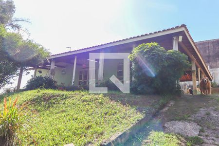 Casa à venda com 180m², 2 quartos e 1 vaga Casa à venda com 180m², 2 quartos e 1 vagaFachada