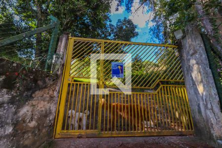 Casa à venda com 180m², 2 quartos e 1 vaga Casa à venda com 180m², 2 quartos e 1 vagaFachada