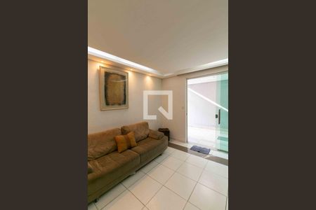 Sala de casa à venda com 3 quartos, 106m² em Venda Nova, Belo Horizonte