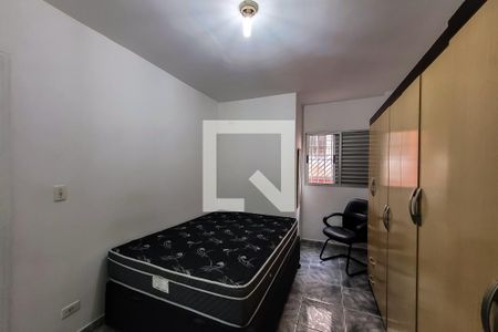 Quarto 2 de casa para alugar com 2 quartos, 180m² em Vila Santo Estefano, São Paulo