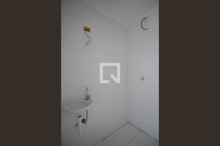 Banheiro de apartamento para alugar com 2 quartos, 34m² em Jardim Helian, São Paulo