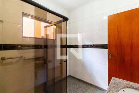 Banheiro da Suíte de casa para alugar com 4 quartos, 260m² em Jardim Textil, São Paulo