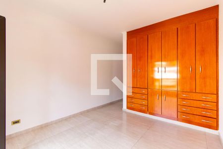 Suíte de casa para alugar com 4 quartos, 260m² em Jardim Textil, São Paulo