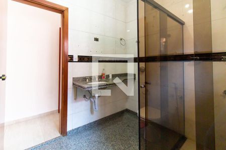 Banheiro da Suíte de casa para alugar com 4 quartos, 260m² em Jardim Textil, São Paulo