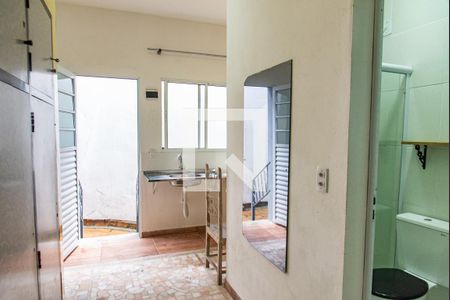 Sala/cozinha de kitnet/studio para alugar com 1 quarto, 19m² em Vila Monumento, São Paulo