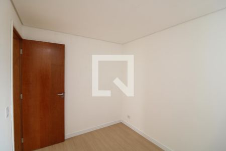 Quarto 2 de apartamento para alugar com 2 quartos, 45m² em Vila Nova York, São Paulo