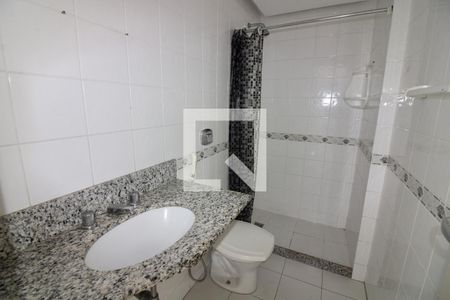 Banheiro da Suíte 1 de apartamento para alugar com 3 quartos, 116m² em Vargem Pequena, Rio de Janeiro